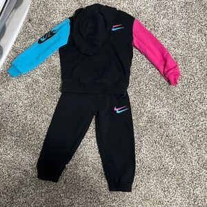 Girls Nike Hooded sweat suit size 3T